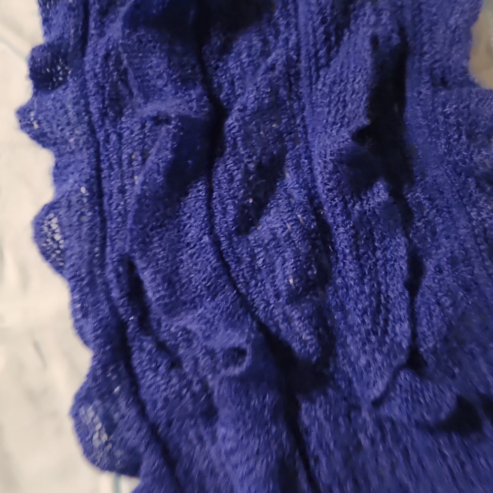 Scarfs - Picture 3 of 8